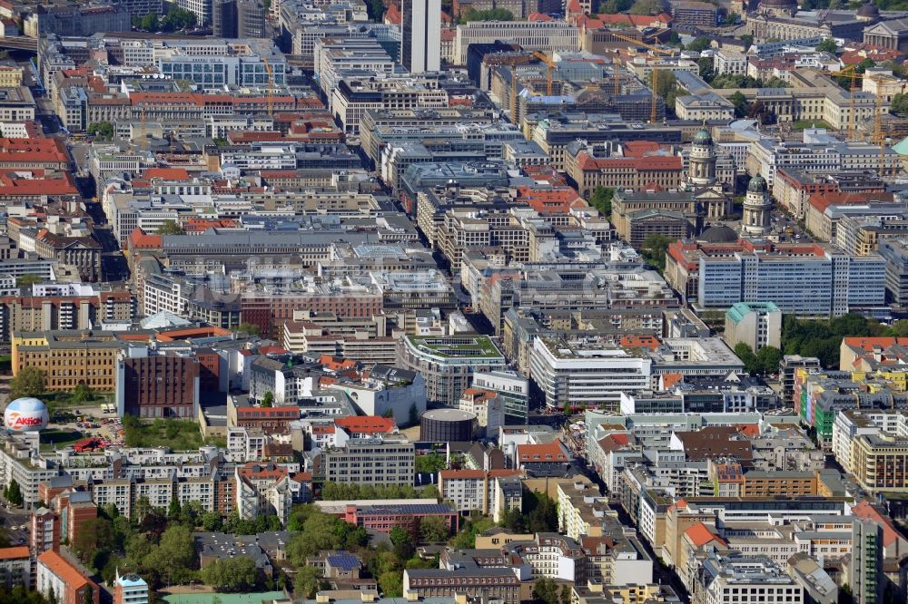 Berlin Mitte aus der Vogelperspektive: Stadtteilansicht Friedrichstraße - Leipziger Straße in Berlin Mitte