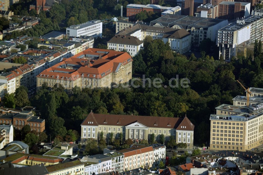 Luftaufnahme Berlin - Stadtteilansicht des Gebietes um den Heinrich-von-Kleist Park im Ortsteil Schöneberg in Berlin