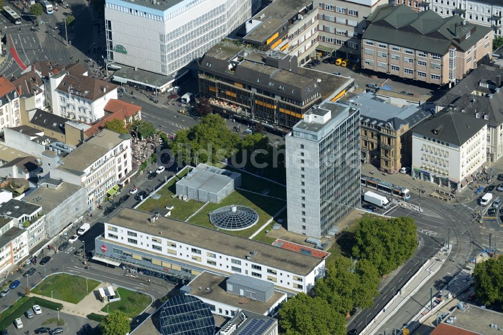 Heidelberg aus der Vogelperspektive: Stadtteilansicht der Gebäude des Einkaufszentrum an der Rohrbacherstraße in Heidelberg im Bundesland Baden-Württemberg