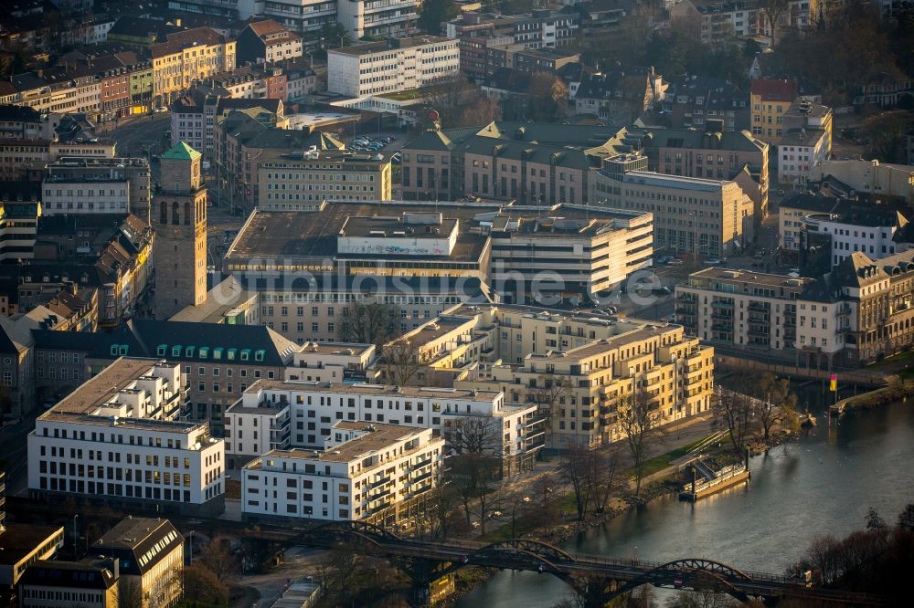 Mülheim an der Ruhr von oben - Stadtteilansicht der herbstlichen Stadtmitte in Mülheim an der Ruhr im Bundesland Nordrhein-Westfalen