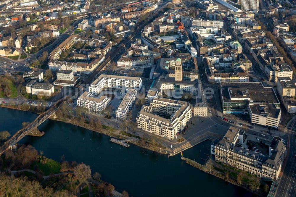 Luftaufnahme Mülheim an der Ruhr - Stadtteilansicht der herbstlichen Stadtmitte in Mülheim an der Ruhr im Bundesland Nordrhein-Westfalen