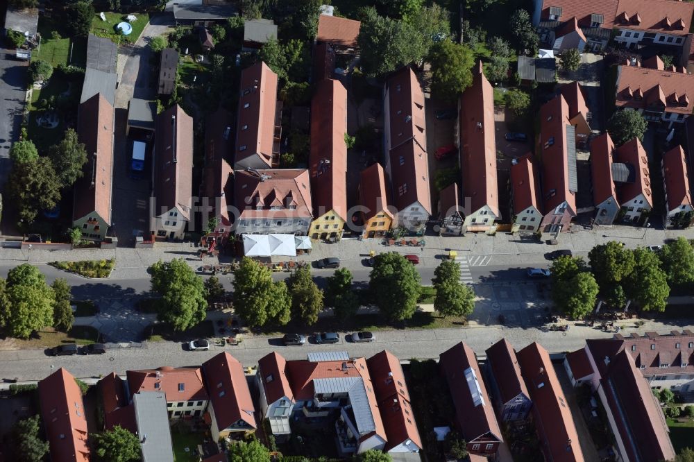 Luftaufnahme Radebeul - Stadtteilansicht des historischen Kerns von Altkötzschenbroda im Süden von Radebeul im Bundesland Sachsen