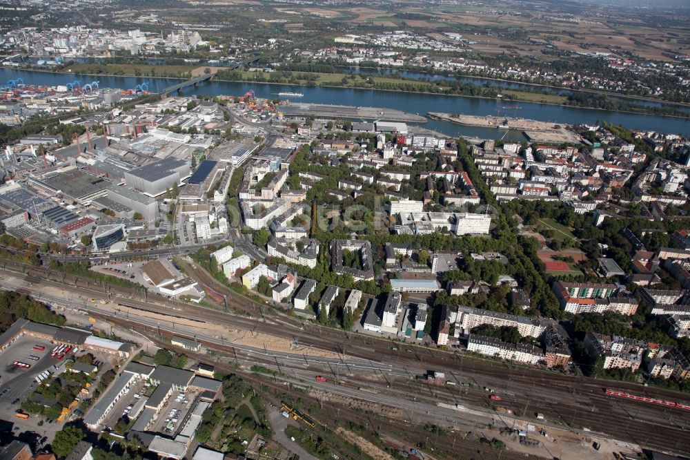 Luftaufnahme Mainz - Stadtteilansicht des Industriegebietes in Neustadt in Mainz im Bundesland Rheinland-Pfalz