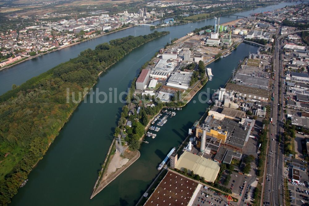 Luftbild Mainz - Stadtteilansicht des Industriegebietes am Rhein im Stadtteil Neustadt in Mainz im Bundesland Rheinland-Pfalz