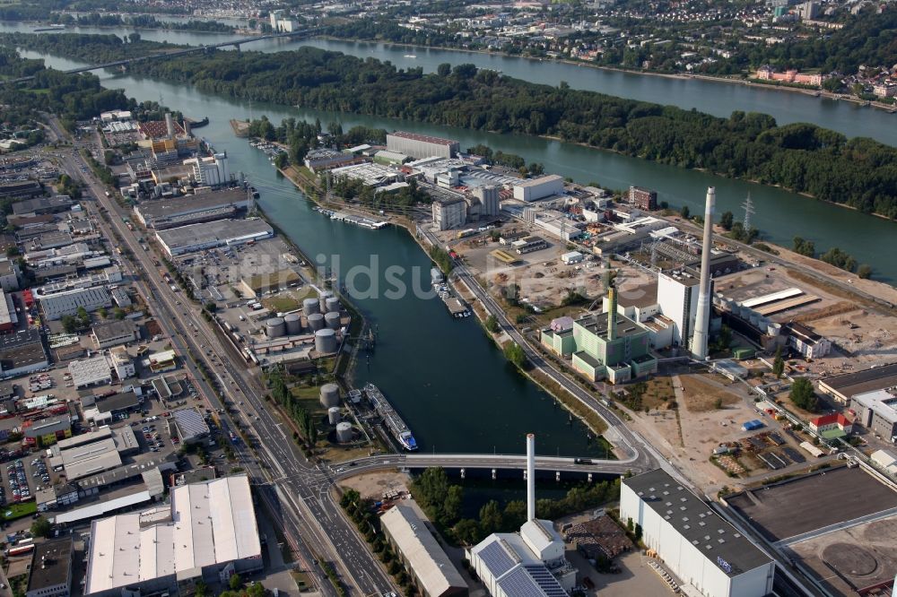 Luftaufnahme Mainz - Stadtteilansicht des Industriegebietes am Rhein im Stadtteil Neustadt in Mainz im Bundesland Rheinland-Pfalz