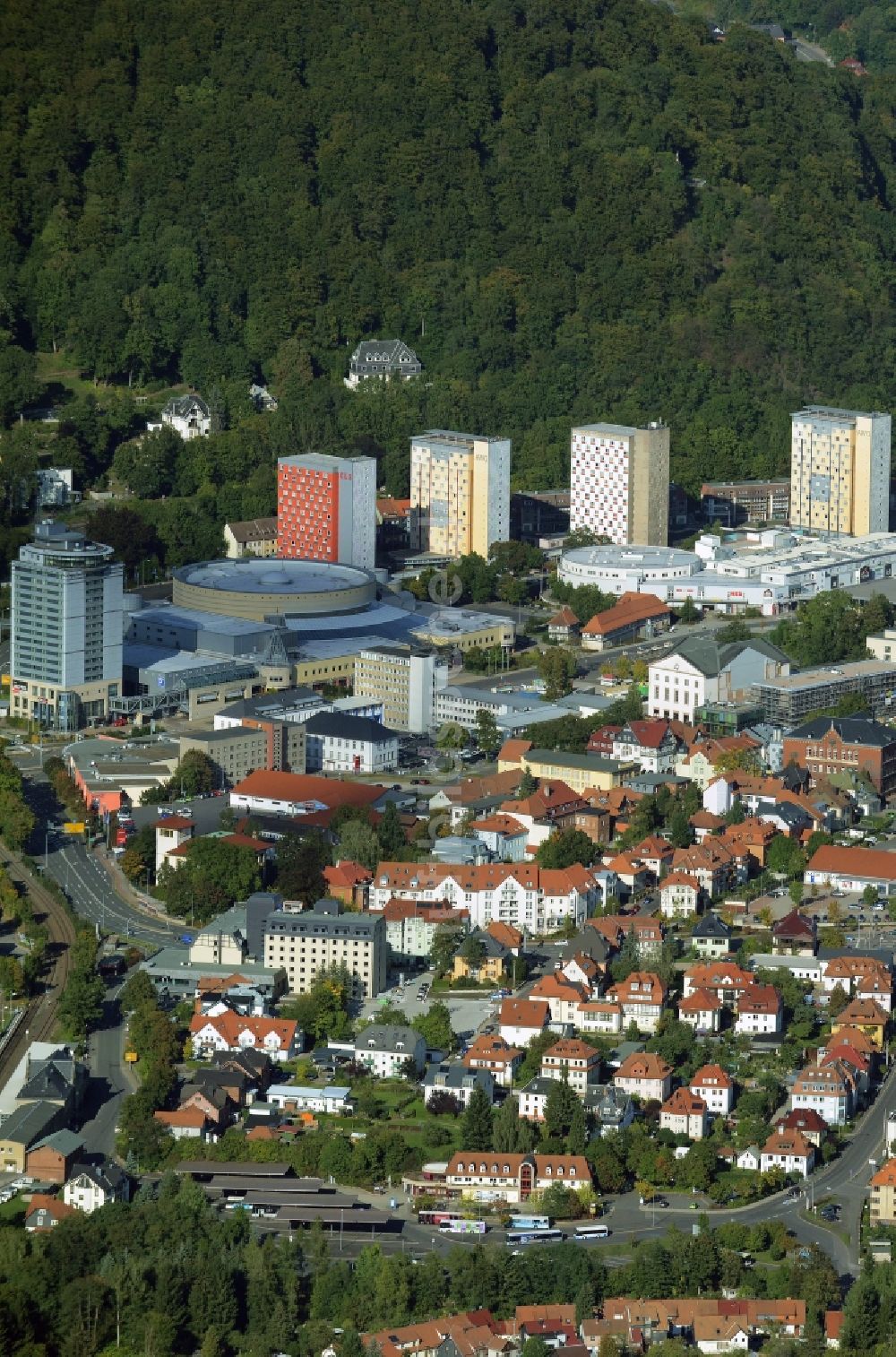 Luftaufnahme Suhl - Stadtteilansicht der Innensstadt von Suhl im Bundesland Thüringen