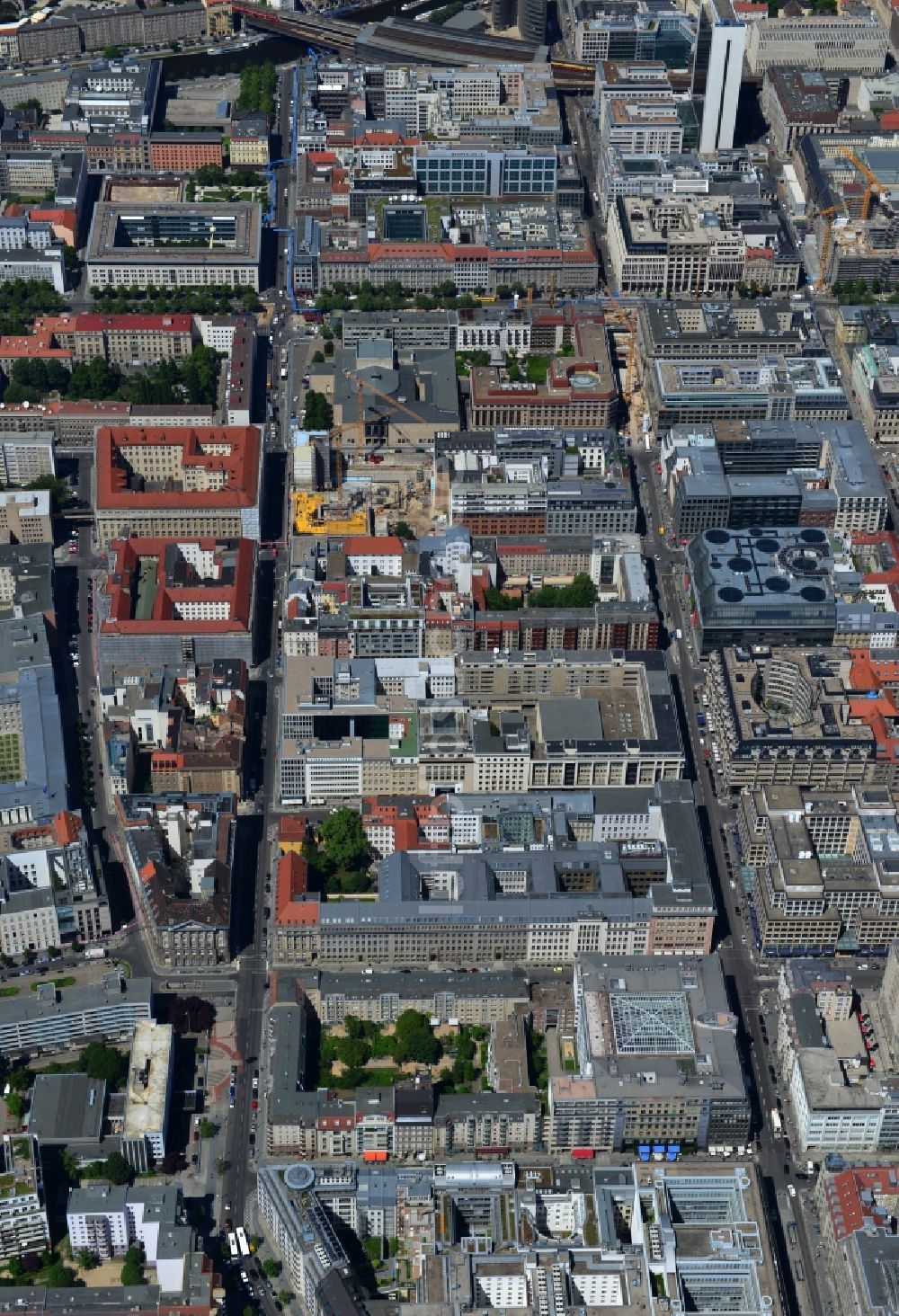 Luftbild Berlin Mitte - Stadtteilansicht Innenstadtbereich an der Friedrichstraße in Berlin Mitte