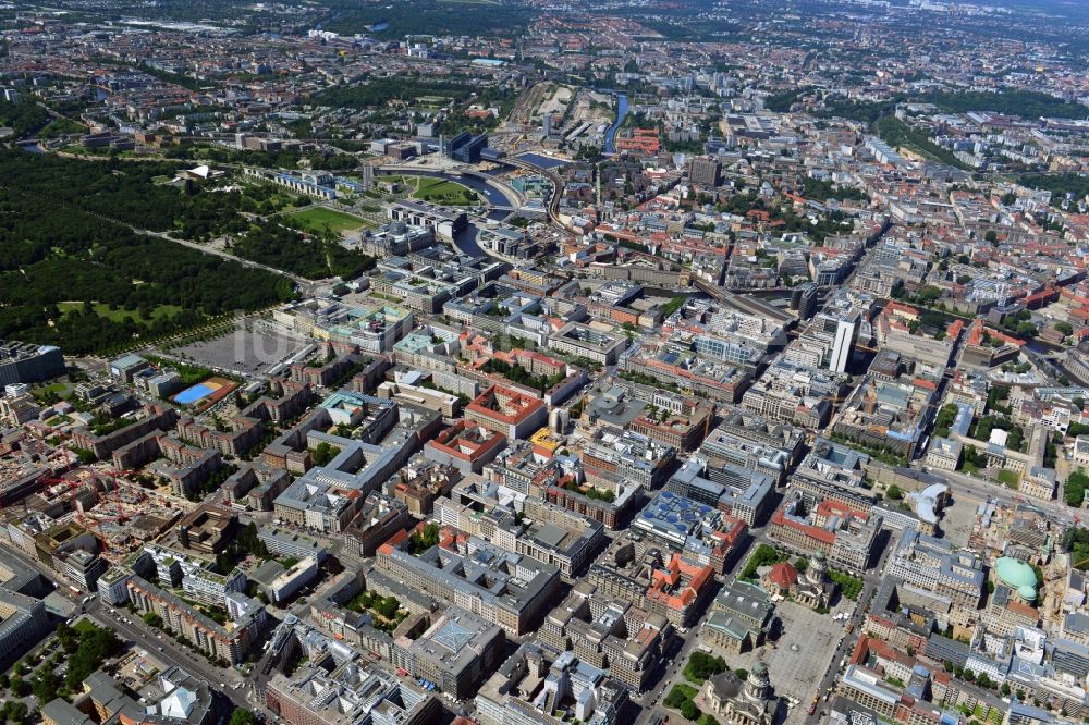 Luftaufnahme Berlin Mitte - Stadtteilansicht Innenstadtbereich an der Friedrichstraße in Berlin Mitte