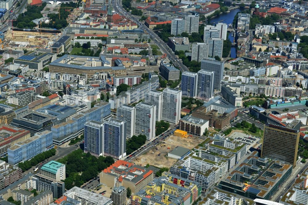 Luftbild Berlin Mitte - Stadtteilansicht Innenstadtbereich an der Leipziger Straße Ecke Friedrichstraße in Berlin Mitte