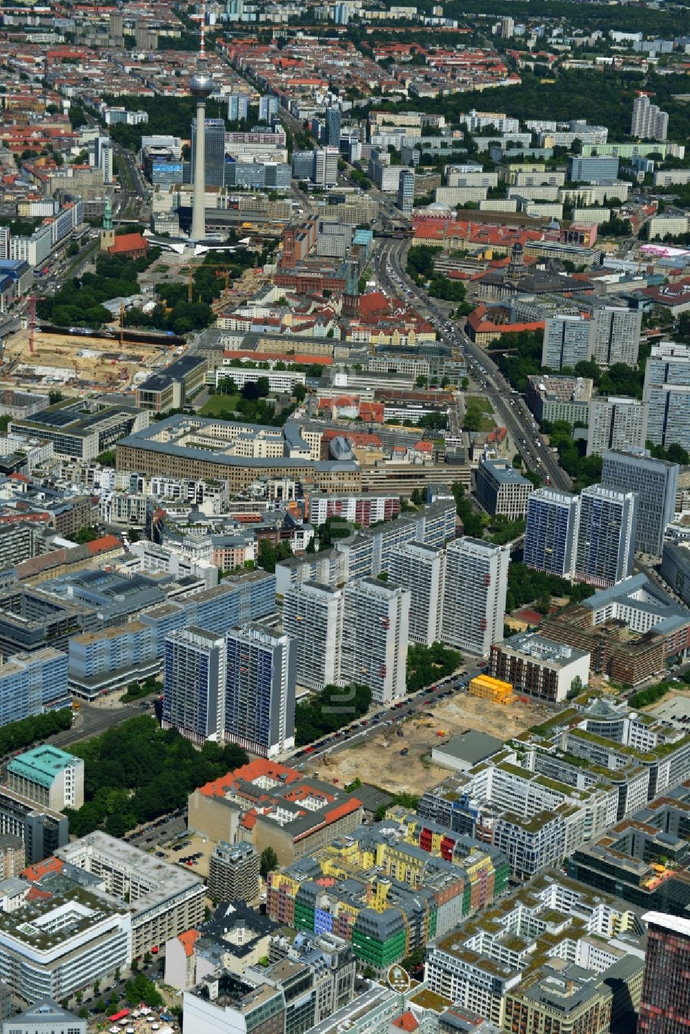 Luftaufnahme Berlin Mitte - Stadtteilansicht Innenstadtbereich an der Leipziger Straße Ecke Friedrichstraße in Berlin Mitte