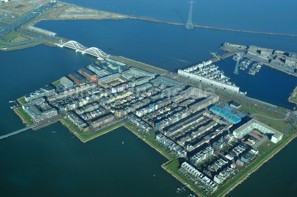 Amsterdam von oben - Stadtteilansicht Insel Steigereiland von Amsterdam der Haupstadt der Niederlande