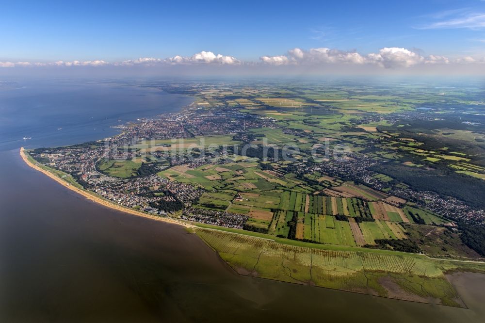 Cuxhaven aus der Vogelperspektive: Stadtteilansicht der Kurviertel Döse an der Küste der Nordsee am Wattenmeer in Cuxhaven im Bundesland Niedersachsen