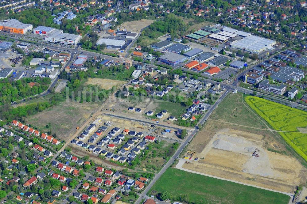 Luftaufnahme Berlin - Stadtteilansicht von Mahlsdorf an der Pilgramer Straße und der B1/B5 Alt Mahlsdorf im Bezirk Marzahn-Hellersdorf in Berlin