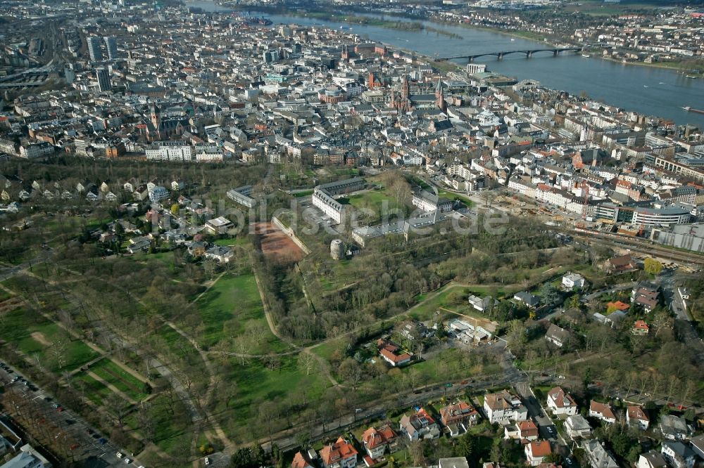 Mainz aus der Vogelperspektive: Stadtteilansicht von Oberstadt in Mainz im Bundesland Rheinland-Pfalz