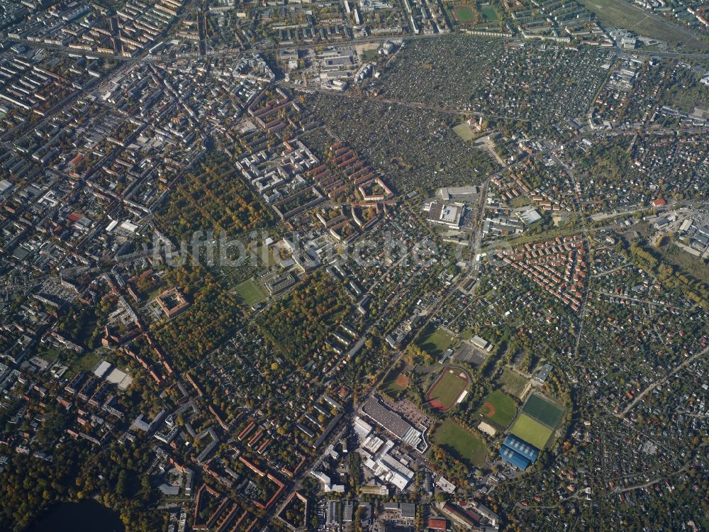 Berlin von oben - Stadtteilansicht vom Ortsteil Heinersdorf im Bezirk Pankow und von Weißensee in Berlin