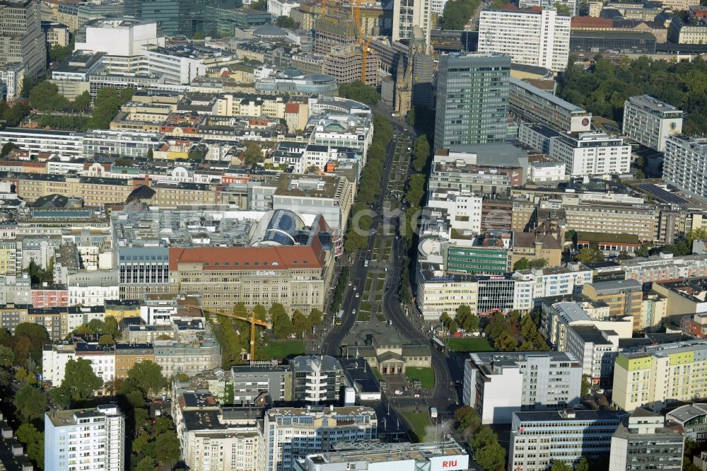 Berlin von oben - Stadtteilansicht des Ortsteils Charlottenburg entlang der Tauentzienstraße in Berlin