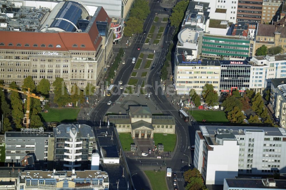 Luftbild Berlin - Stadtteilansicht des Ortsteils Charlottenburg mit dem Kaufhaus des Westens und der U-Bahn Station Wittenbergplatz in Berlin