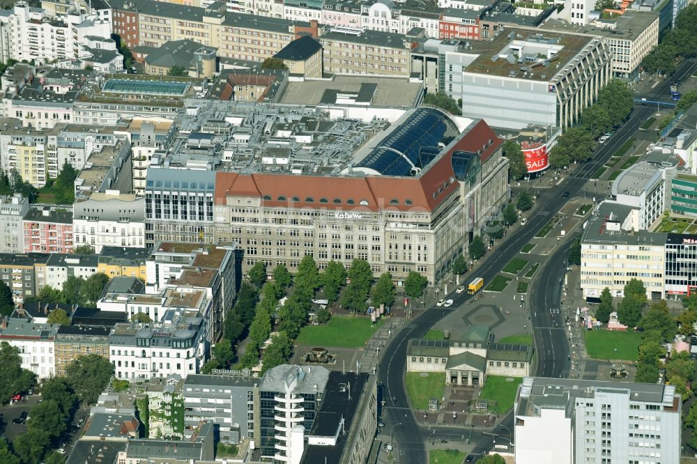 Luftaufnahme Berlin - Stadtteilansicht des Ortsteils Charlottenburg mit dem Kaufhaus des Westens und der U-Bahn Station Wittenbergplatz in Berlin