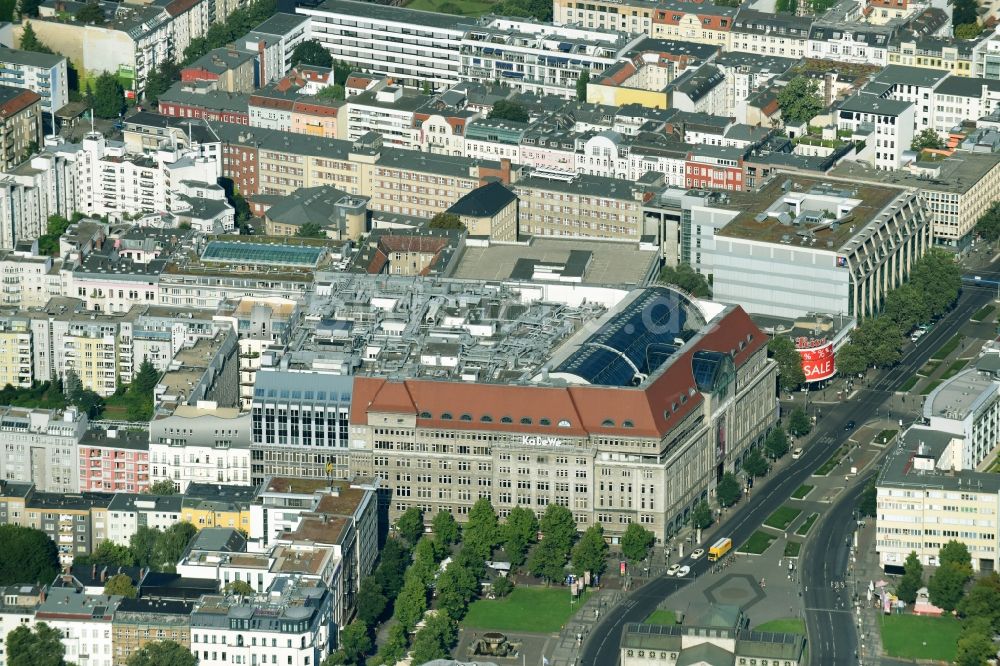 Berlin von oben - Stadtteilansicht des Ortsteils Charlottenburg mit dem Kaufhaus des Westens und der U-Bahn Station Wittenbergplatz in Berlin