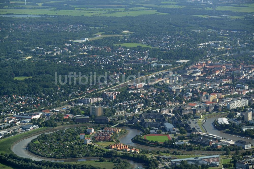 Bremerhaven von oben - Stadtteilansicht des Ostens von Bremerhaven im Bundesland Bremen