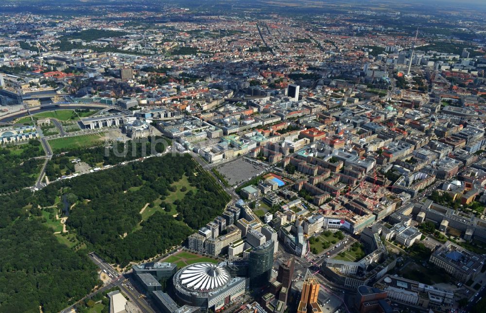 Luftaufnahme Berlin - Stadtteilansicht Potsdamer Platz im Ortsteil Tiergarten Richtung Zentrum Ost / Mitte in Berlin