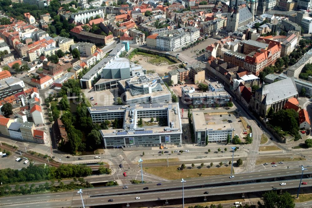 Halle ( Saale ) aus der Vogelperspektive: Stadtteilansicht an der Schnellstraße Waisenhausmauer in Halle ( Saale ) im Bundesland Sachsen-Anhalt