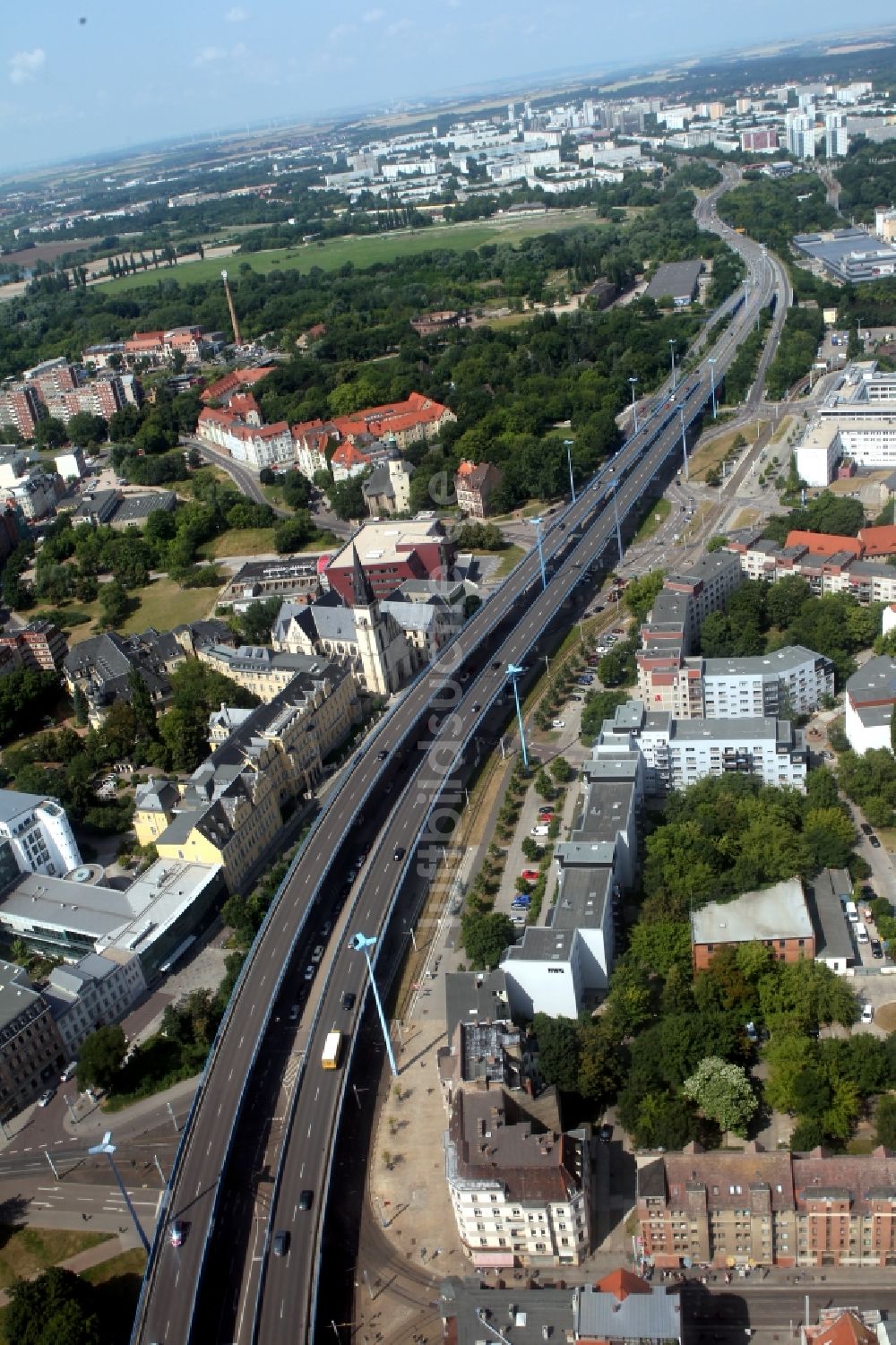 Halle ( Saale ) von oben - Stadtteilansicht an der Schnellstraße Waisenhausmauer in Halle ( Saale ) im Bundesland Sachsen-Anhalt