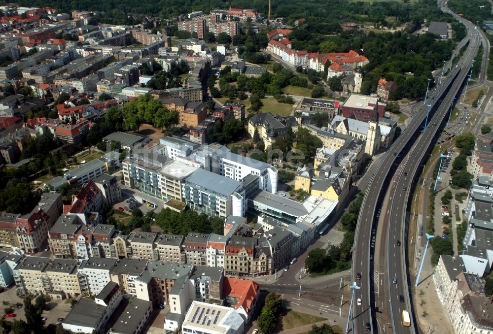 Halle ( Saale ) aus der Vogelperspektive: Stadtteilansicht an der Schnellstraße Waisenhausmauer in Halle ( Saale ) im Bundesland Sachsen-Anhalt