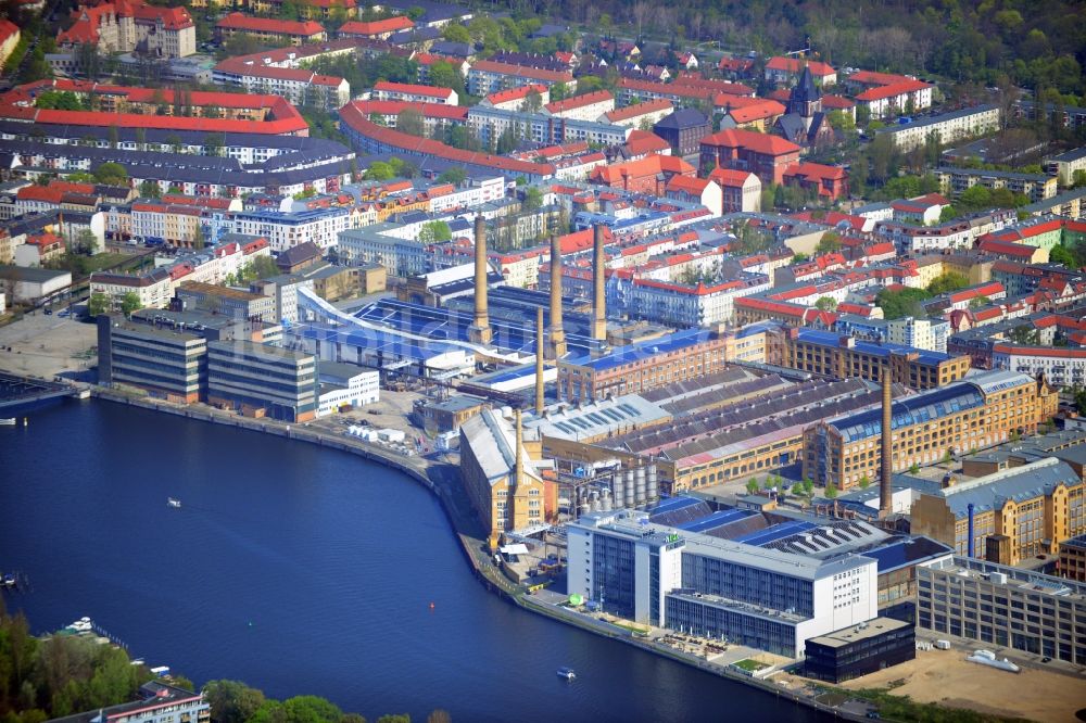 Luftaufnahme Berlin - Stadtteilansicht von Schöneweide im Berliner Bezirk Treptow-Köpenick