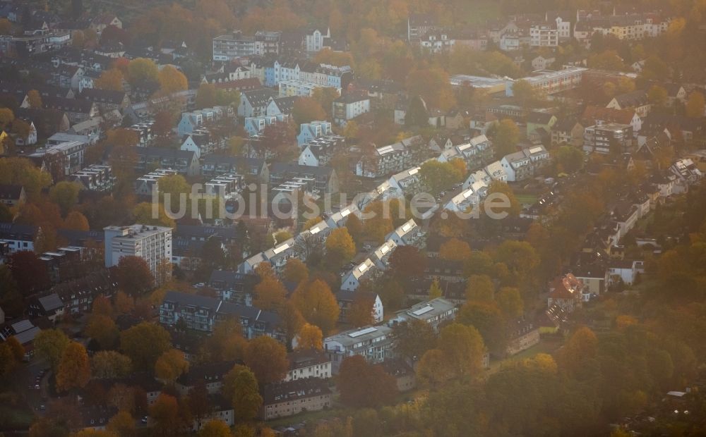 Luftbild Hattingen - Stadtteilansicht des Südens von Hattingen in herbstlichem Dunst im Bundesland Nordrhein-Westfalen