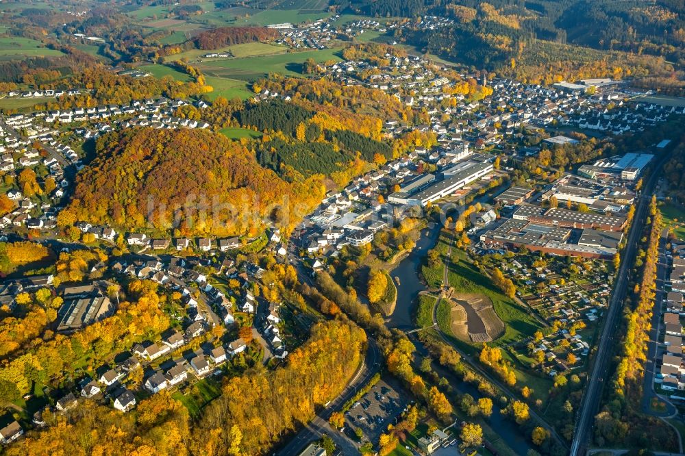 Luftbild Finnentrop - Stadtteilansicht des Südens des herbstlichen Finnentrop im Bundesland Nordrhein-Westfalen