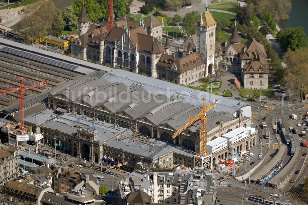 Luftbild ZÜRICH - Stadtteilansicht vom Stadtkreis Altstadt mit Hauptbahnhof in Zürich