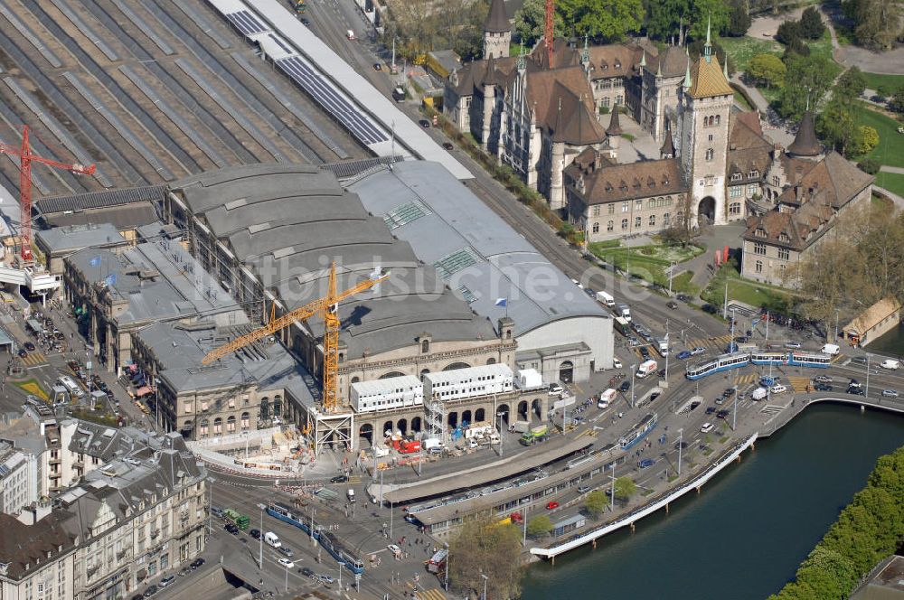 Luftaufnahme ZÜRICH - Stadtteilansicht vom Stadtkreis Altstadt mit Hauptbahnhof in Zürich