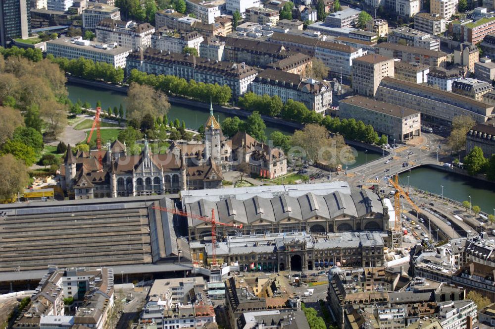 Zürich aus der Vogelperspektive: Stadtteilansicht vom Stadtkreis Altstadt mit Hauptbahnhof in Zürich