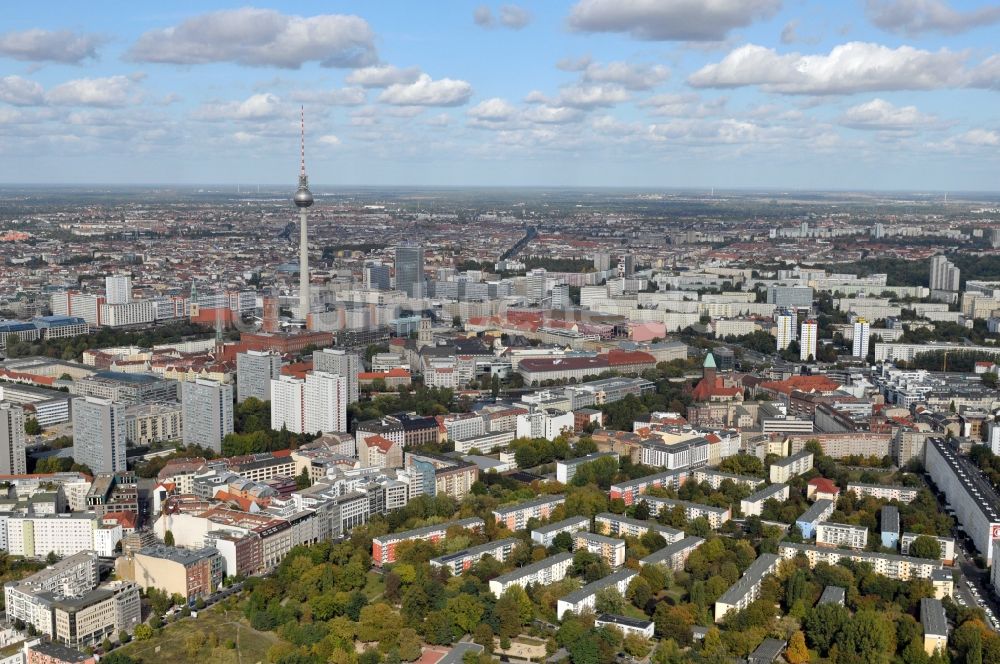 Luftbild Berlin - Stadtteilansicht Stadtzentrum Berlin - Ost am Berliner Fernsehturm