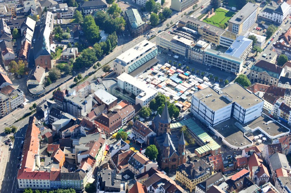 Luftbild Kaiserslautern - Stadtteilansicht mit Stiftskirche in Kaiserslautern