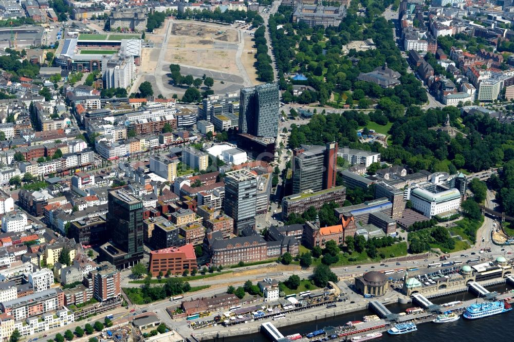 Luftaufnahme Hamburg - Stadtteilansicht von St.Pauli mit Geschäftsgebäuden und Hochhäusern nördlich der St.Pauli Hafenstraße in Hamburg