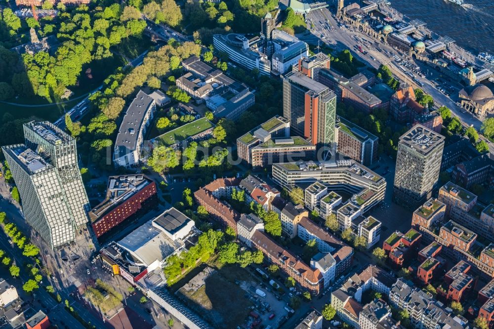 Luftbild Hamburg - Stadtteilansicht von St.Pauli mit Geschäftsgebäuden und Hochhäusern nördlich der St.Pauli Reeperbahn in Hamburg