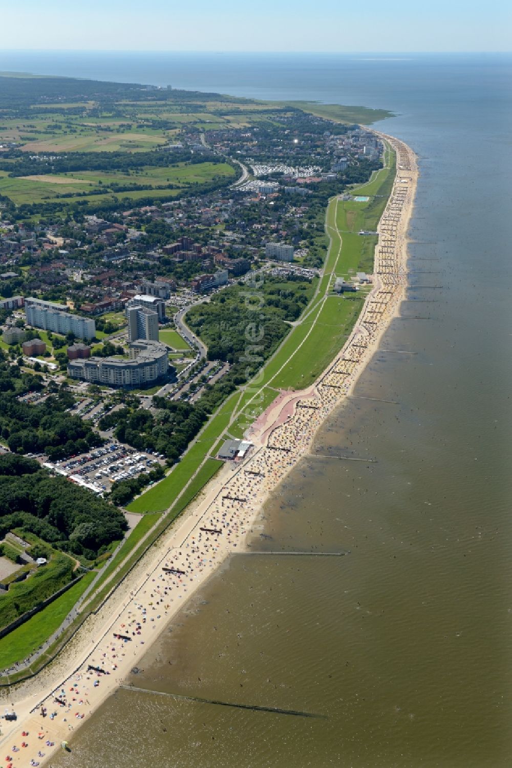 Luftbild Cuxhaven - Stadtteilansicht vom Strand in Duhnen , einem Ortsteil Stadt Cuxhaven im Bundesland Niedersachsen