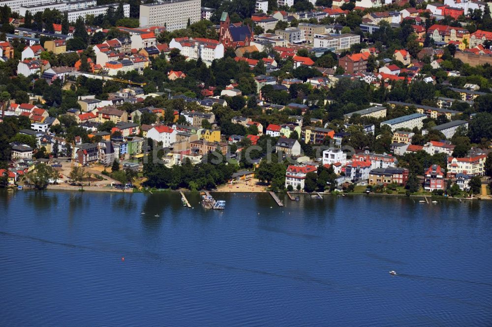 Luftaufnahme Berlin - Stadtteilansicht der Straßen am Mäggelseedamm am Ufer des Müggelsee in Berlin Friedrichshagen