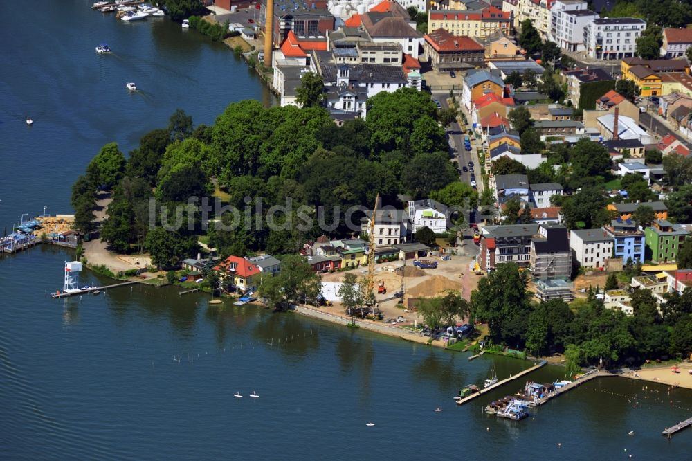 Luftbild Berlin - Stadtteilansicht der Straßen am Mäggelseedamm am Ufer des Müggelsee in Berlin Friedrichshagen