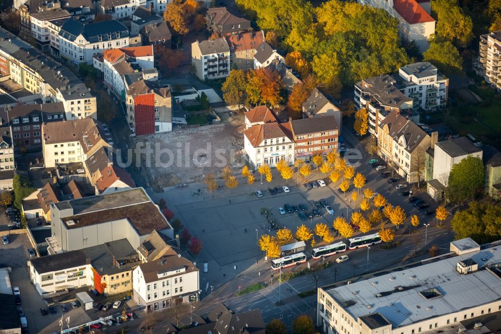 Gladbeck aus der Vogelperspektive: Stadtteilansicht der Umgebung des herbstlichen Marktplatz nördlich der Wilhelmstraße in Gladbeck im Bundesland Nordrhein-Westfalen