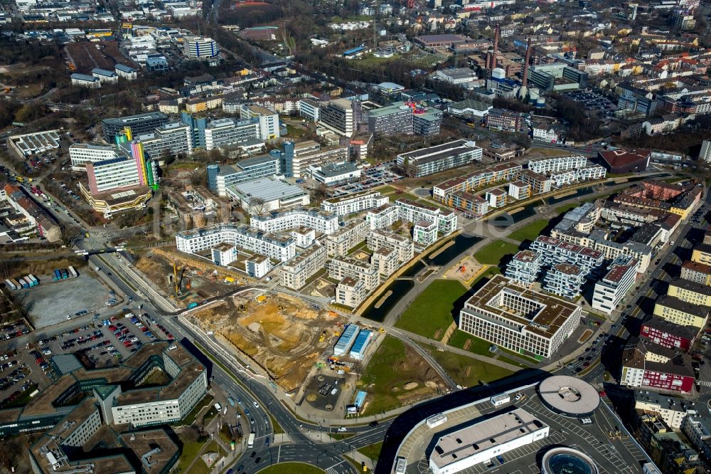 Luftbild Essen - Stadtteilansicht des Uni-Viertels mit der Baustelle der Unternehmenszentrale der Funke Mediengruppe am Berliner Platz in Essen im Bundesland Nordrhein-Westfalen