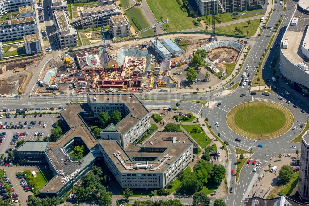 Luftaufnahme Essen - Stadtteilansicht des Uni-Viertels mit der Baustelle der Unternehmenszentrale der Funke Mediengruppe am Berliner Platz in Essen im Bundesland Nordrhein-Westfalen