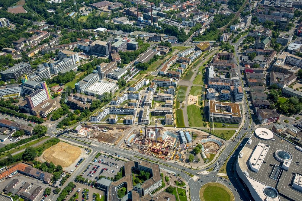 Luftaufnahme Essen - Stadtteilansicht des Uni-Viertels mit der Baustelle der Unternehmenszentrale der Funke Mediengruppe am Berliner Platz in Essen im Bundesland Nordrhein-Westfalen