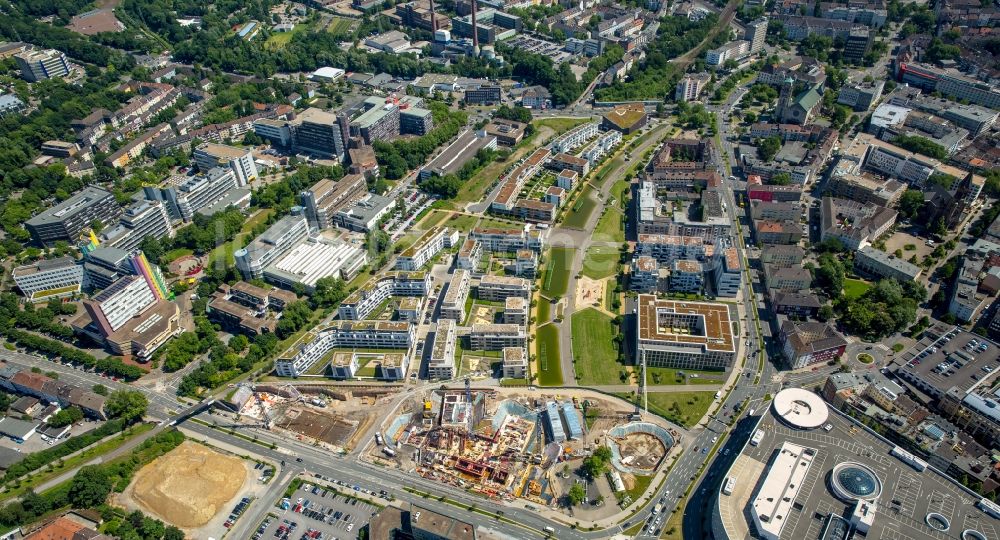 Luftbild Essen - Stadtteilansicht des Uni-Viertels mit der Baustelle der Unternehmenszentrale der Funke Mediengruppe am Berliner Platz in Essen im Bundesland Nordrhein-Westfalen