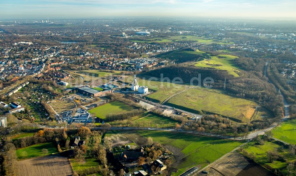 Luftbild Gelsenkirchen - Stadtteilansicht des Westens von Buer mit der Halde Rungenberg in Gelsenkirchen im Bundesland Nordrhein-Westfalen