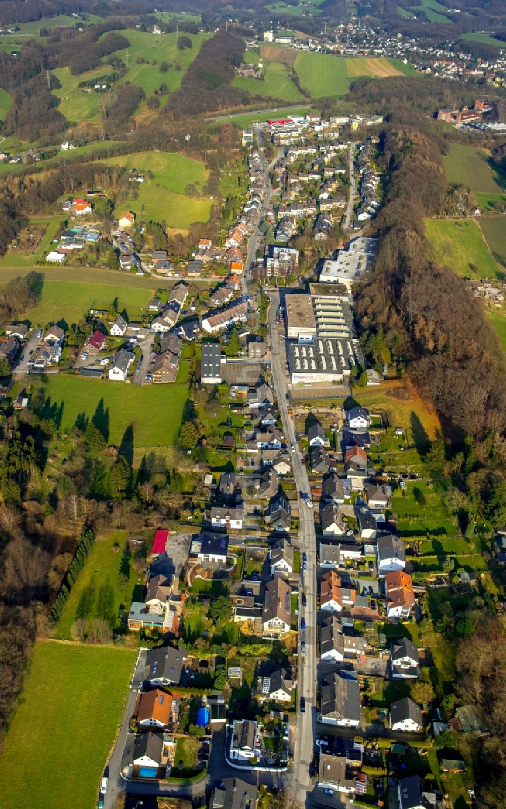 Sprockhövel aus der Vogelperspektive: Stadtteilansicht des Westens von Sprockhövel entlang des Gedulderweges im Bundesland Nordrhein-Westfalen