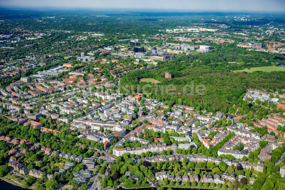 Hamburg von oben - Stadtteilansicht von Winterhude r in der Hansestadt Hamburg