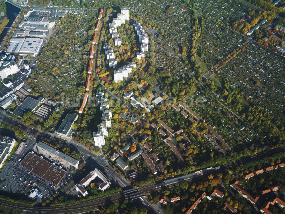 Luftbild Berlin - Stadtteilansicht eines Wohn- und Gewerbegebietes im Norden der Sonnenallee im Bezirk Neukölln in Berlin